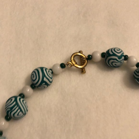 Betsy Michaels Swirling Beaded Necklace with Earrings - Picture 2 of 4